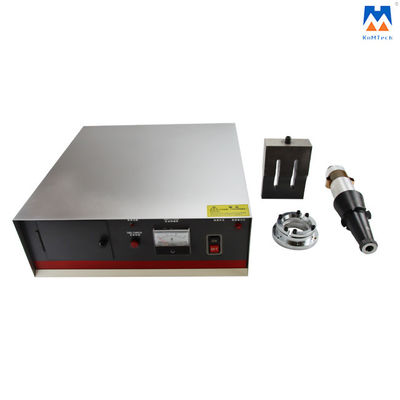 Macchina della saldatura a ultrasuoni 2.6KW con il trasduttore e Horn del generatore