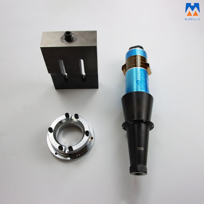 sistema continuo di saldatura a ultrasuoni del generatore di ultrasuoni 2600W con il trasduttore e Horn del generatore