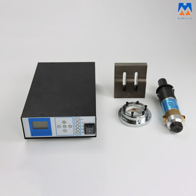 Sistema di saldatura intermittente ultrasonico di saldatura di plastica di 20KHz 2000W con il trasduttore e Horn del generatore