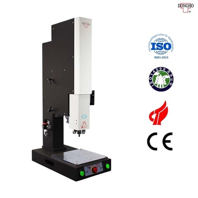 macchina pneumatica di saldatura a ultrasuoni di 15KHz 3000W per il nastro del poliestere